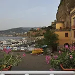 Surriento 4* ソレント
