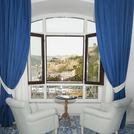 Surriento 住宿加早餐酒店 4*